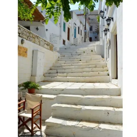 Traditional Stone House With Panoramic Mountain View Holiday home