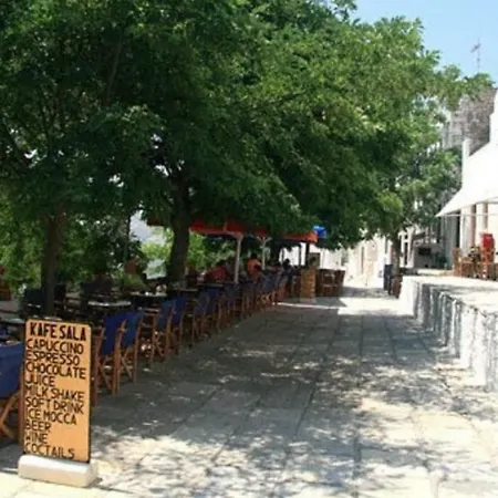 Traditional Stone House With Panoramic Mountain View Prázdninový dům *