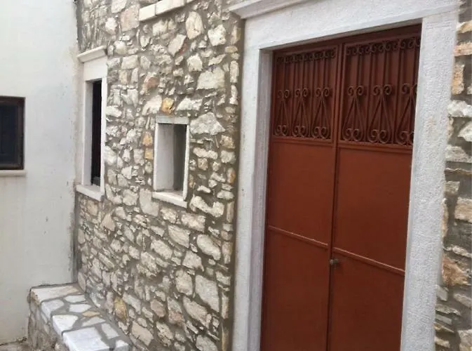 Traditional Stone House With Panoramic Mountain View Aperathos