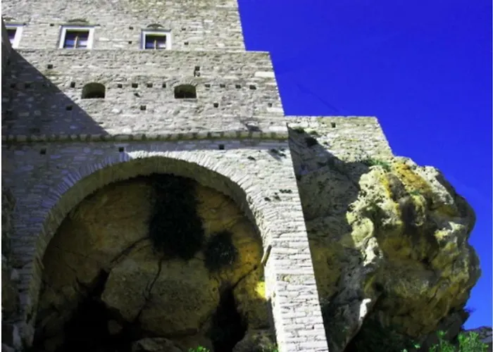 Traditional Stone House With Panoramic Mountain View Aperathos