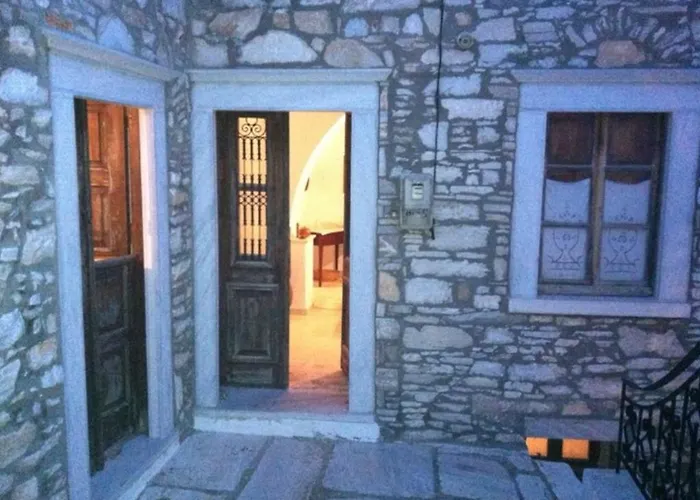 Traditional Stone House With Panoramic Mountain View Holiday home Aperathos