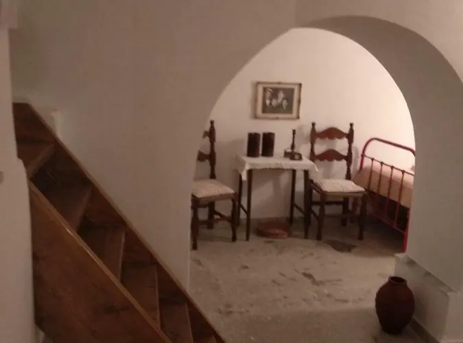 Traditional Stone House With Panoramic Mountain View Aperathos